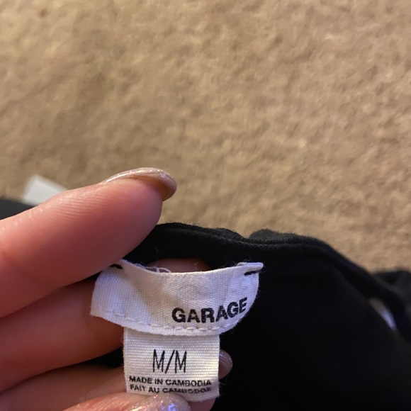 2 Garage Crop tops - Picture 6 of 6